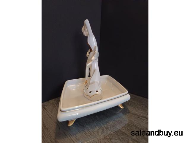 Verkauft !!   - Art Deco Tänzerin mit Blumenschale