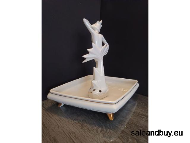 Verkauft !!   - Art Deco Tänzerin mit Blumenschale